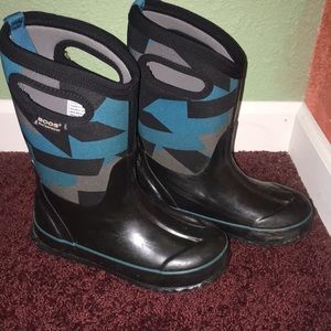 Rain 🌧 boots. Size(1)👦🏼